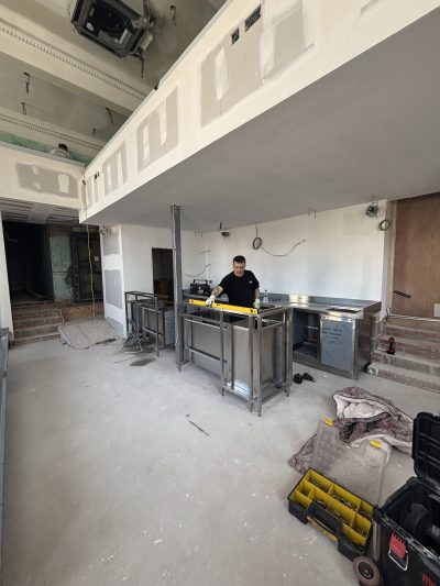 installing commercial kitchen in ellonies